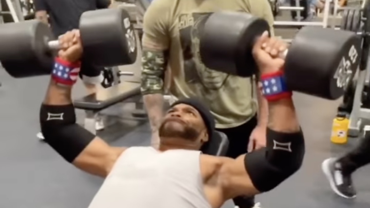 Tonic River Check Out Rapper Method Man Cruising Through 120 Pound Incline Dumbbell Presses for 10 Reps